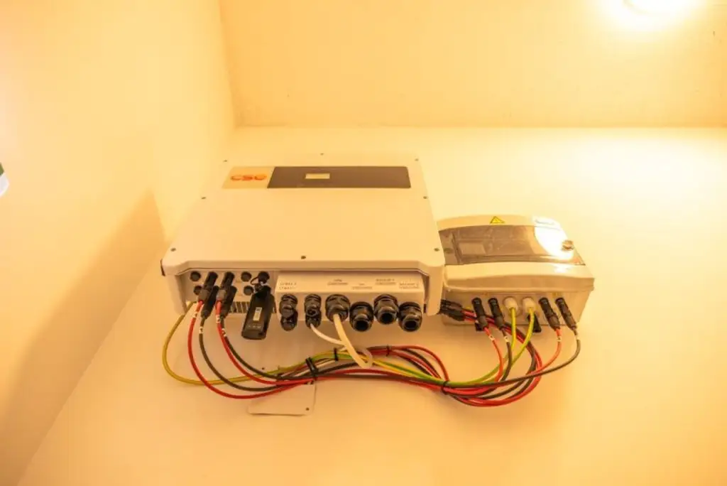 1A Gewerbebetrieb mit Halle und Büroräumen: Erstbezug mit Top-Ausstattung!