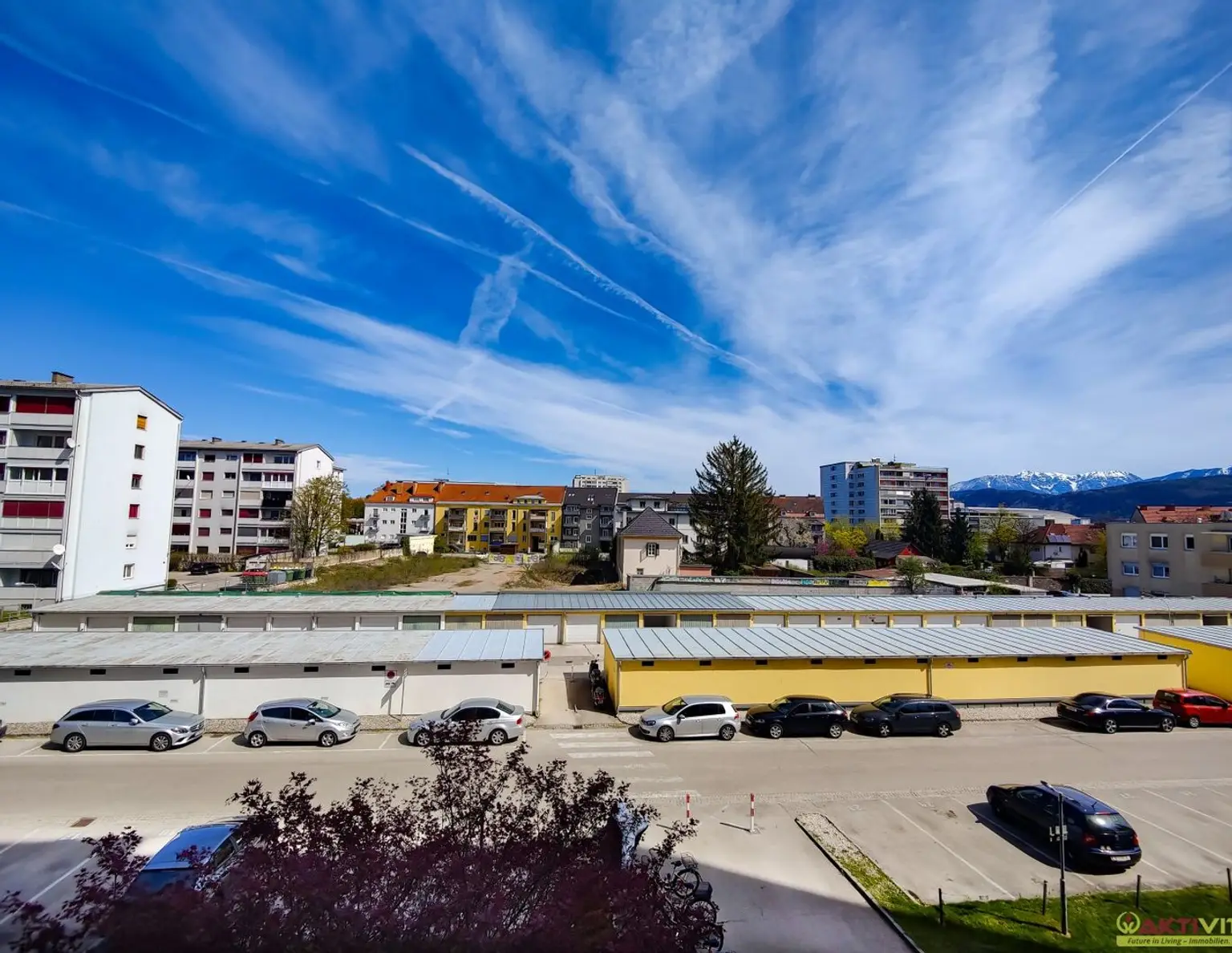 Großzügige Wohnung mit Ausblick, Gartennutzung und Lift. - Ideales Investmentobjekt.