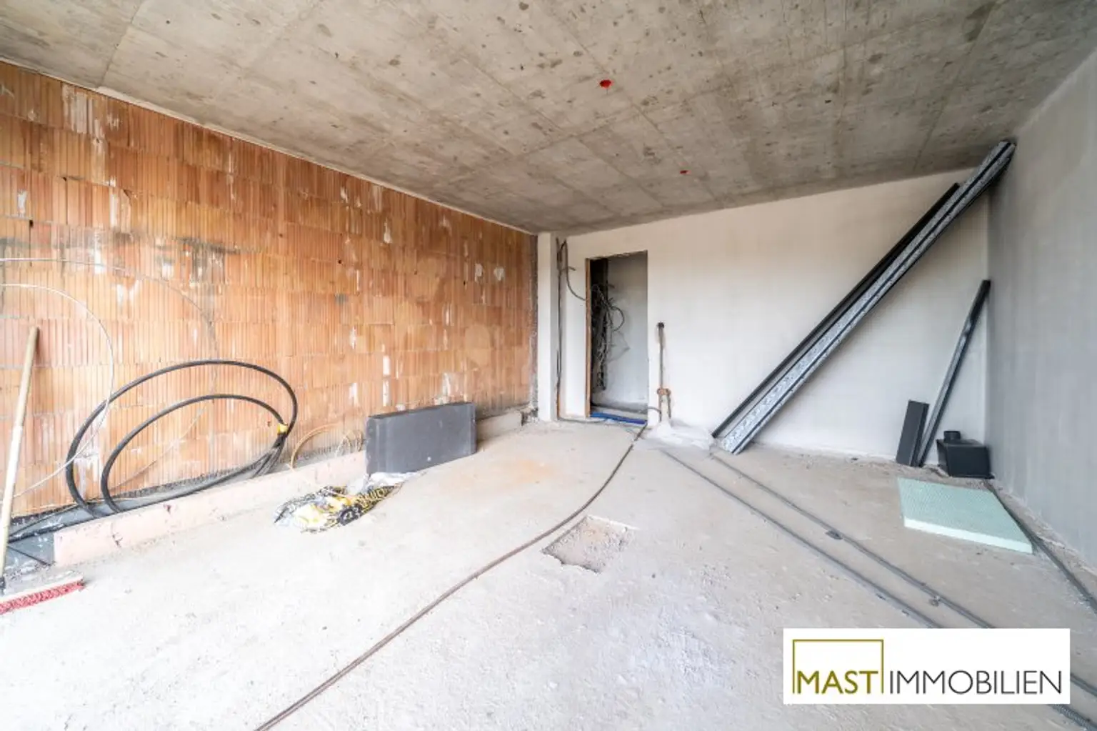 ERSTBEZUG - Modernes Einfamilienhaus mit 148 m² Wohnfläche, Balkon, Terrasse & 2 PKW-Stellplätzen in Strasshof – belagsfertig!