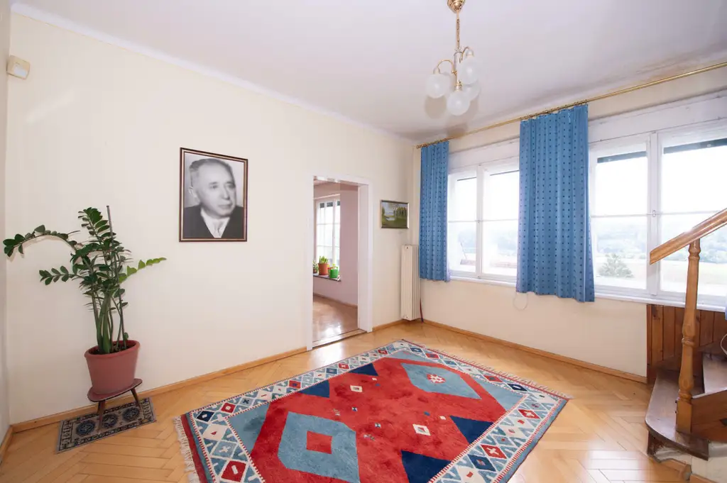 Ein Anwesen voller Möglichkeiten – großzügiges Haus mit Traumgrundstück