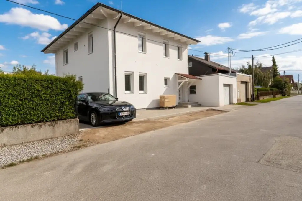 TRAUMHAFTES ERSTBEZUGS-EINFAMILIENHAUS in GERASDORF mit 4 ZIMMER, GARAGE, GARTEN, TERRASSE