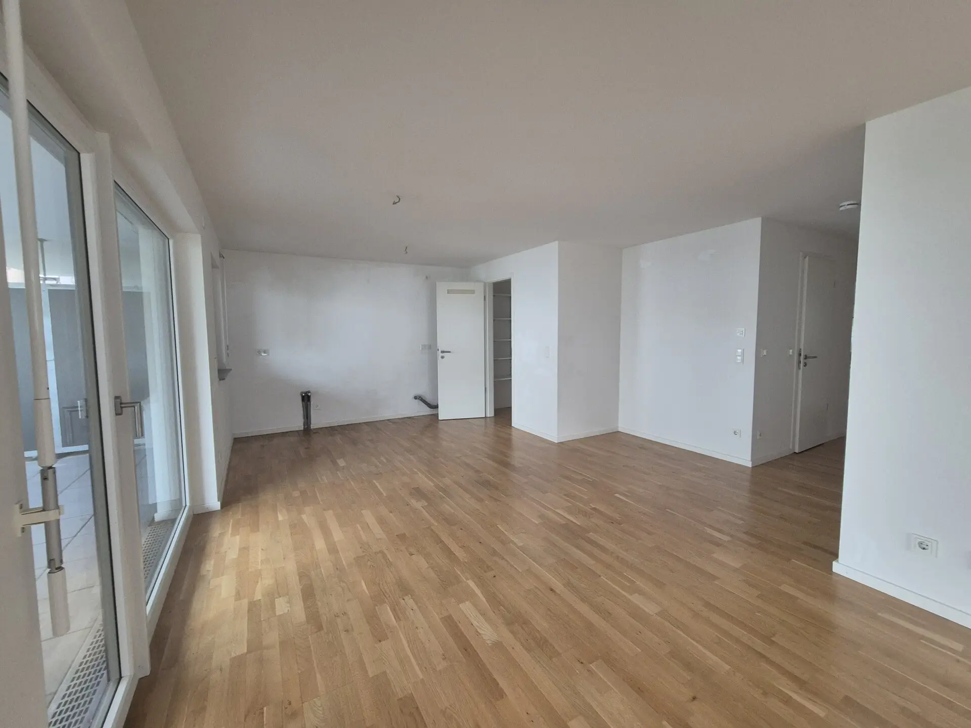 Küchenbereich mit Platz für Essbereich