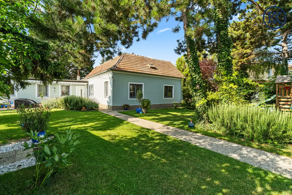 Versteckt in einer ruhigen Gartensiedlung wartet ein kleines Juwel auf Sie!