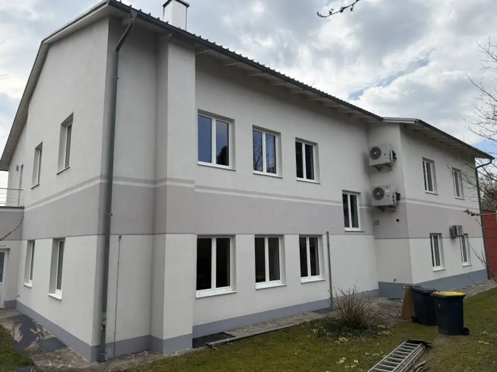 Bürogebäude nahe Haubiversum – Arbeiten mit Ötscherblick