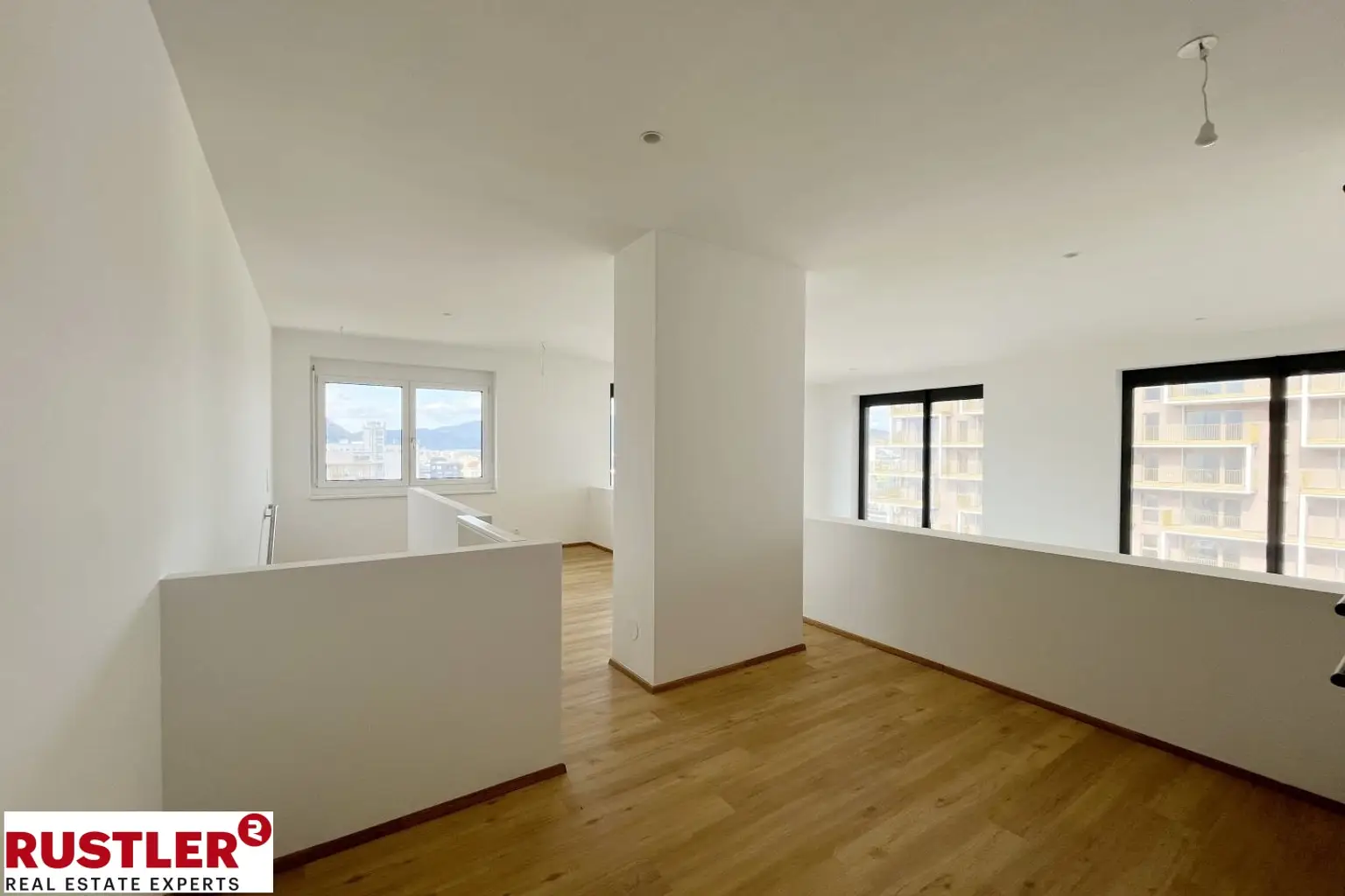 Der nächste Level für Ihr Business: Hochwertige Bürofläche mit Galerie und Aussicht