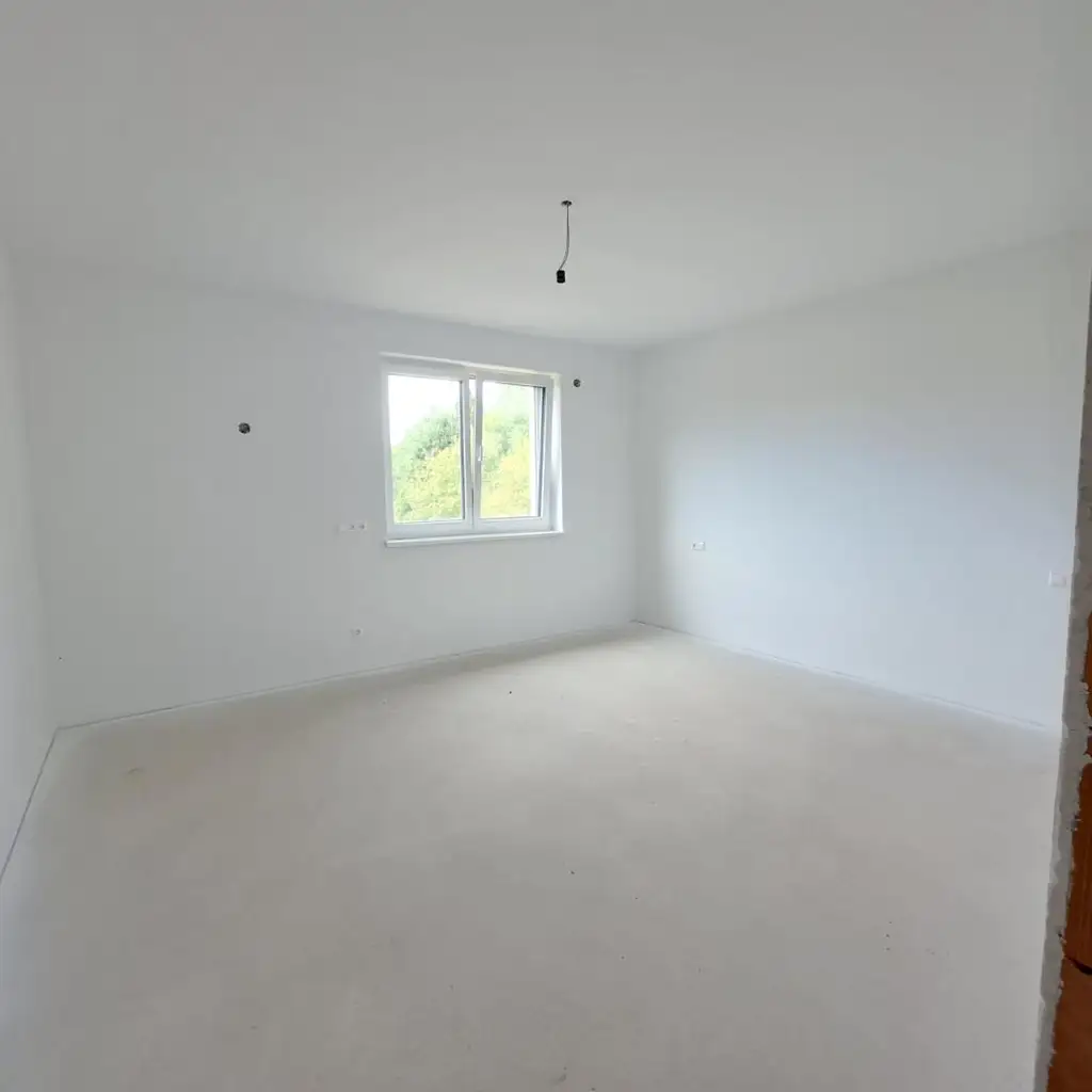 Neubau-Doppelhaus-Hälfte mit 4 Schlafzimmern!