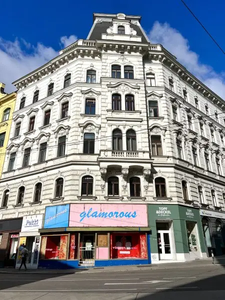 Hier bleiben keine Wünsche offen - Exklusive Maisonette mit 44m² Terrasse nahe Naschmarkt zu mieten!