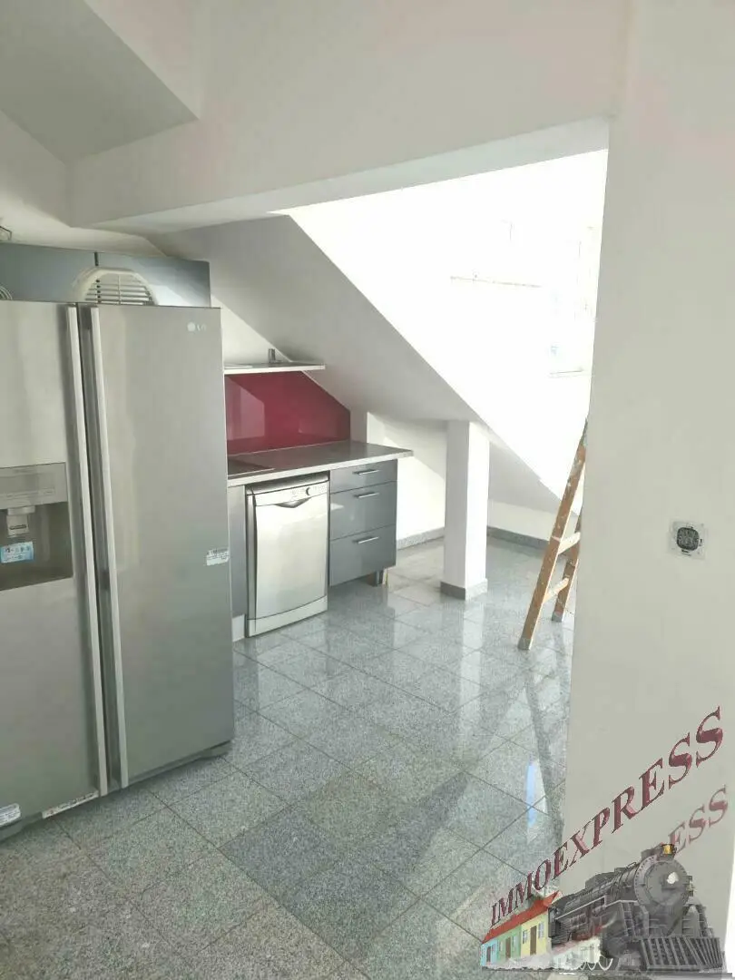 Unbefristete 3-Zimmer Dachgeschoßwohnung mit 20 m² Terrasse , inkl. HK und WW