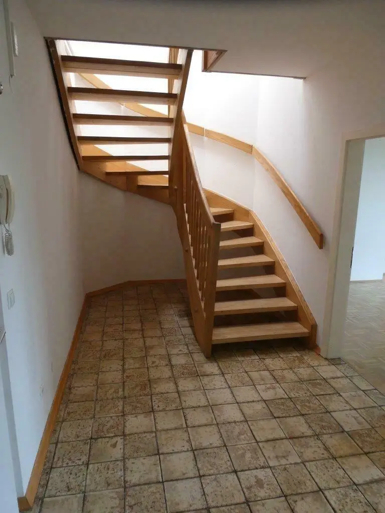 Großzügige Maisonette-Wohnung mit Stadtblick-Terrasse in Waltendorf zu verkaufen!