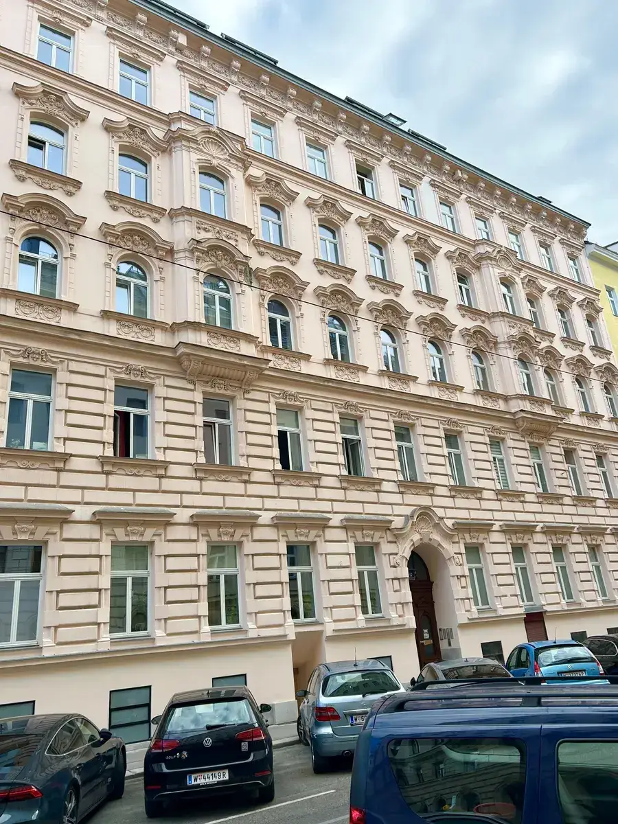 Sonniges Altbauarpartment ca.65m² in Toplage 1090 Wien !