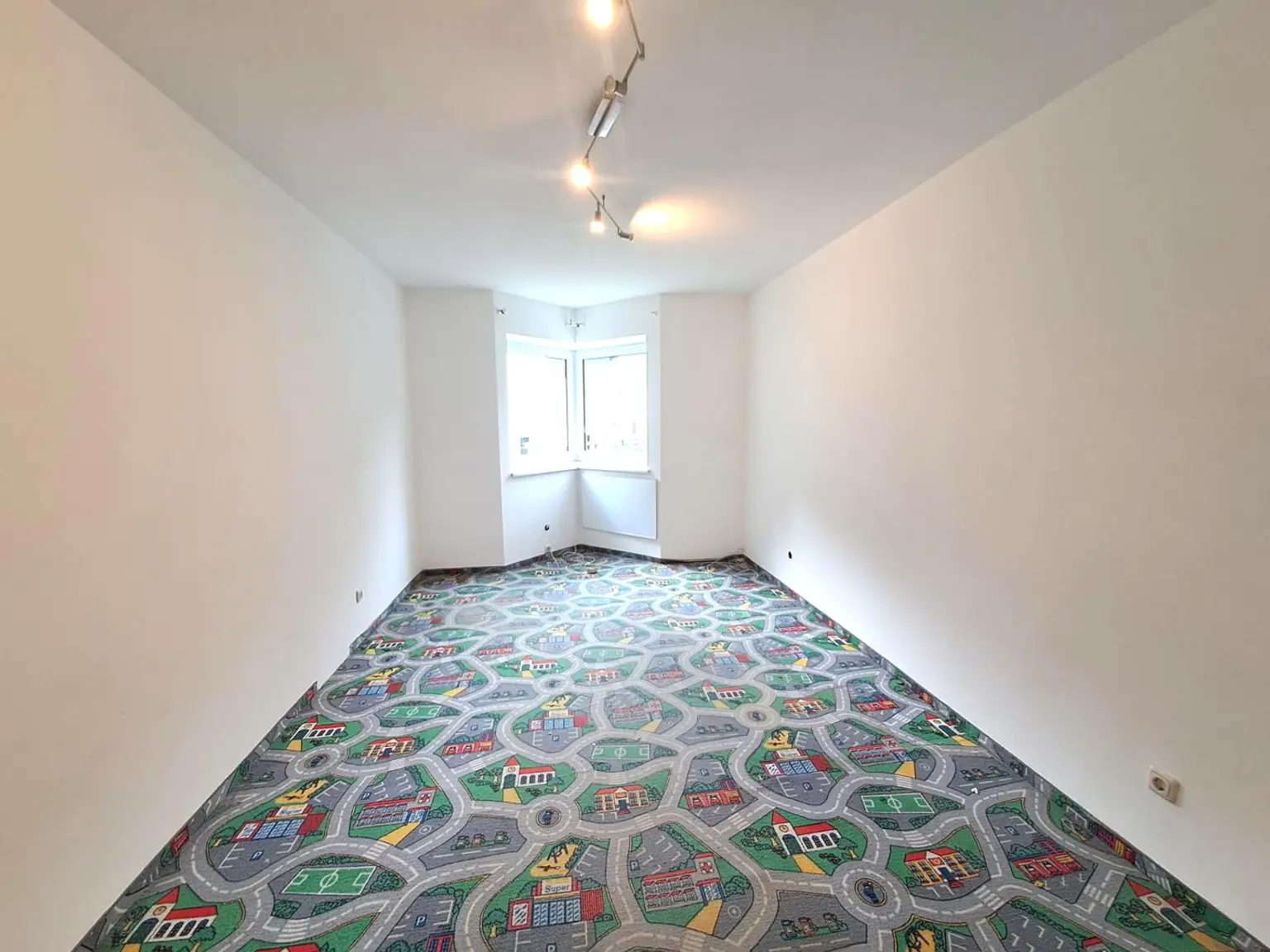 Eigentumswohnung mit Tiefgaragenstellplatz, Balkon und Aussicht
