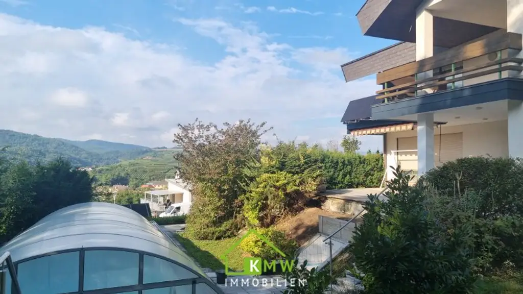 TOP AUSSICHTSLAGE - großzügige Liegenschaft mit großem Garten und Pool