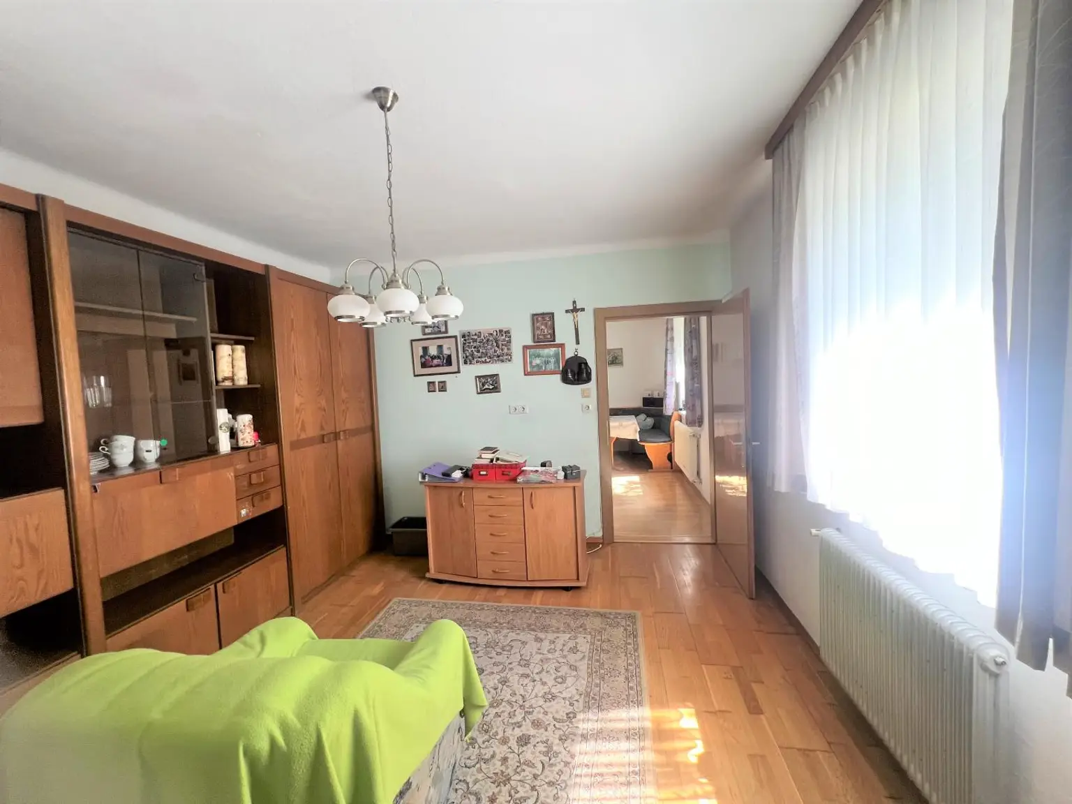 SEHR GEPFLEGTES HAUS IN SCHÖNER LAGE
