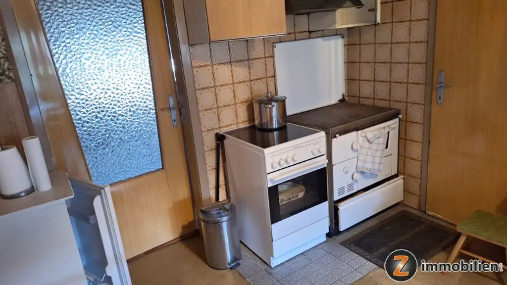 Gepflegtes Wohnhaus in ruhiger Hanglage