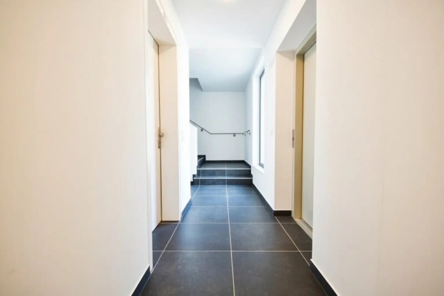 Charmantes Dachgeschoss-Domizil mit Loggia in urbaner Toplage