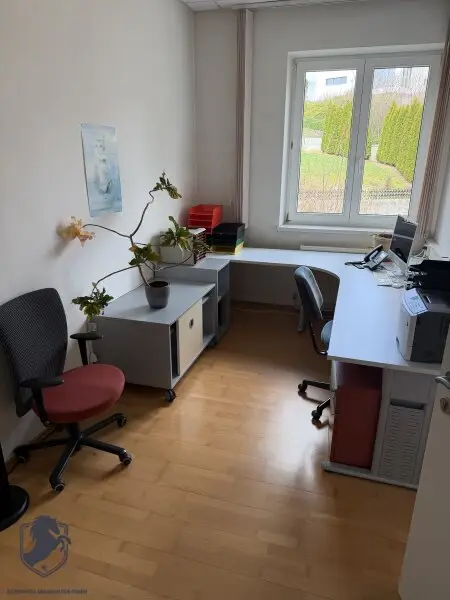 Bürogebäude nahe Haubiversum – Arbeiten mit Ötscherblick