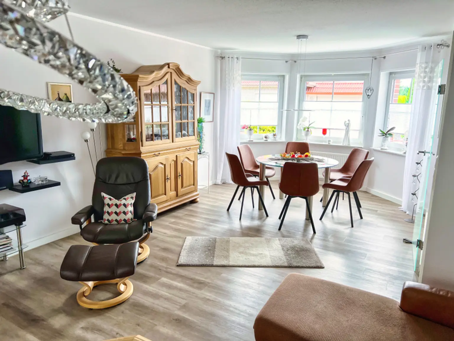 In toller Waldrandlage! TOP-gepflegtes Einfamilienhaus in Rastdorf!