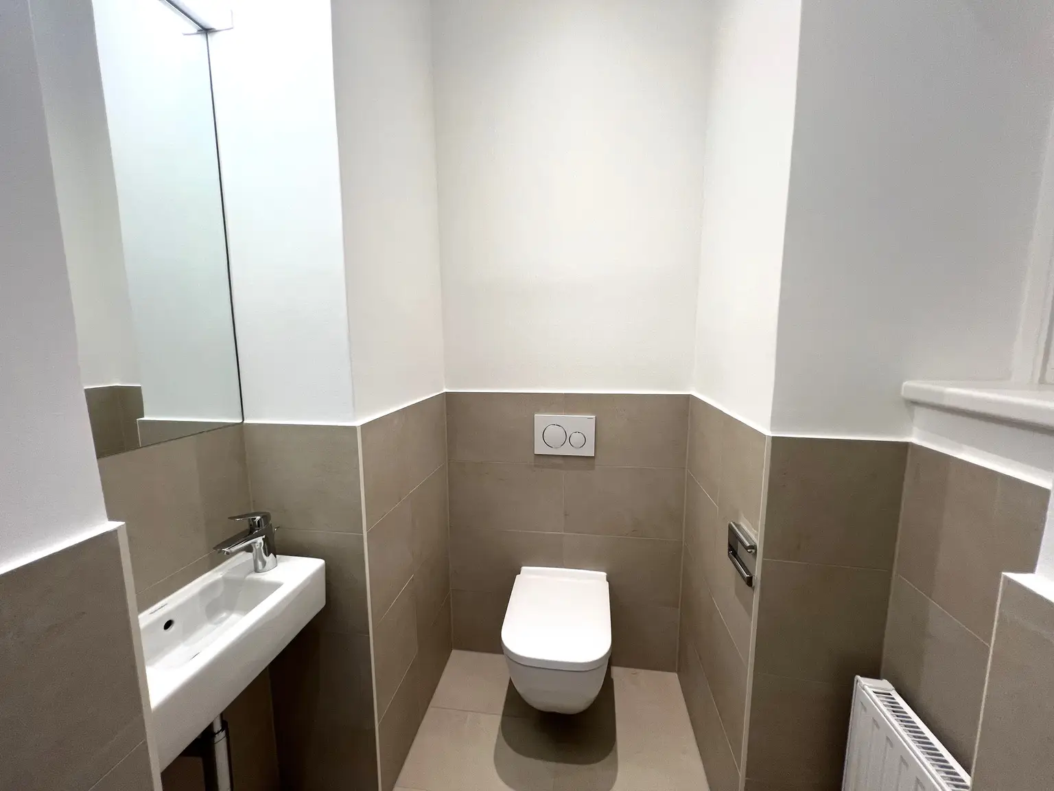 UNBEFRISTET und ERSTBEZUG: Prachtvolle, ruhige und klimatisierte Altbauwohnung in fantastischer Lage / FIRST OCCUPANCY: Quiet, air-conditioned flat in a historic building in a fantastic location