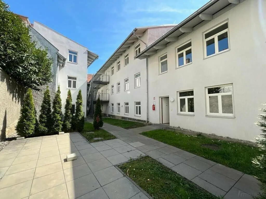 Nette 2 Zimmer Wohnung – Zentrum - ab sofort!