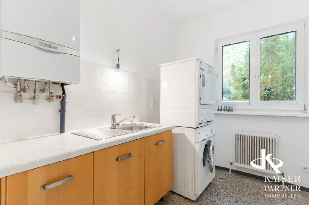 Neurenovierte 6-Zimmer-Wohnung mit  Terrasse in den Garten, Balkonen und Grünblick!