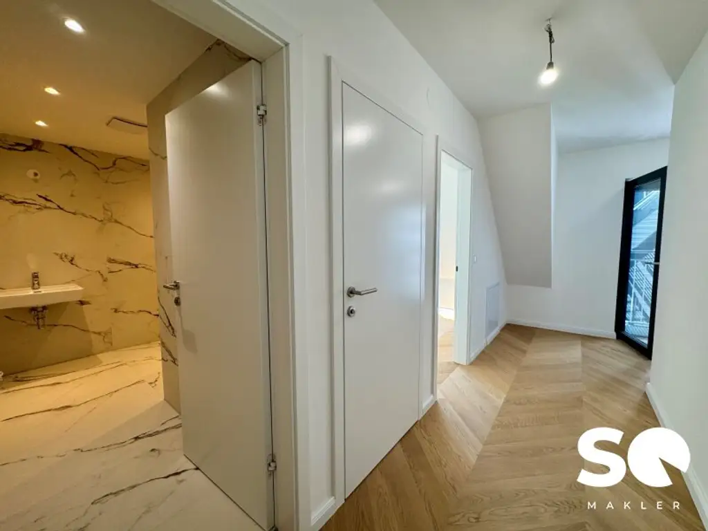 #SQ - ERSTBEZUG! HOCHWERTIG SANIERTE DACHGESCHOSSWOHNUNG - 3 ZIMMER