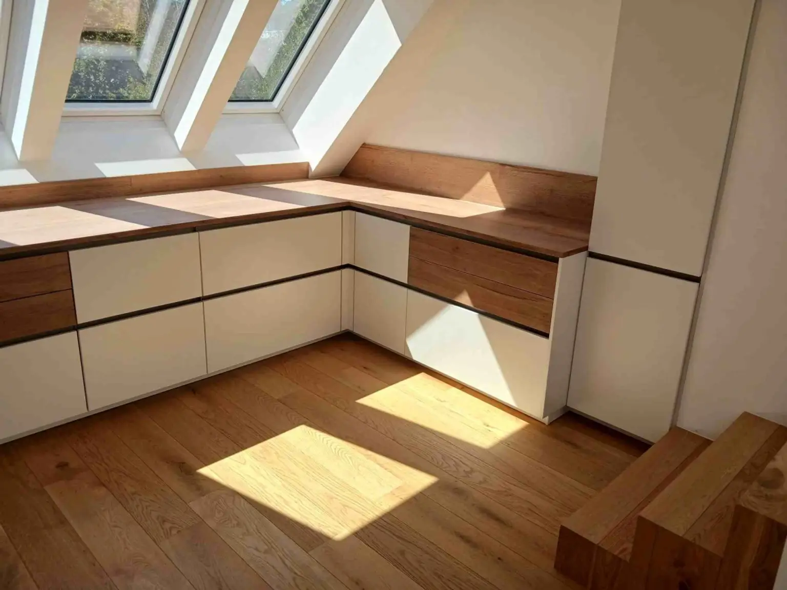 4 | ++ GENIALE VIER Zimmer mit DACHTERRASSE ++ inkl. KÜCHE | Prima Service Immobilien