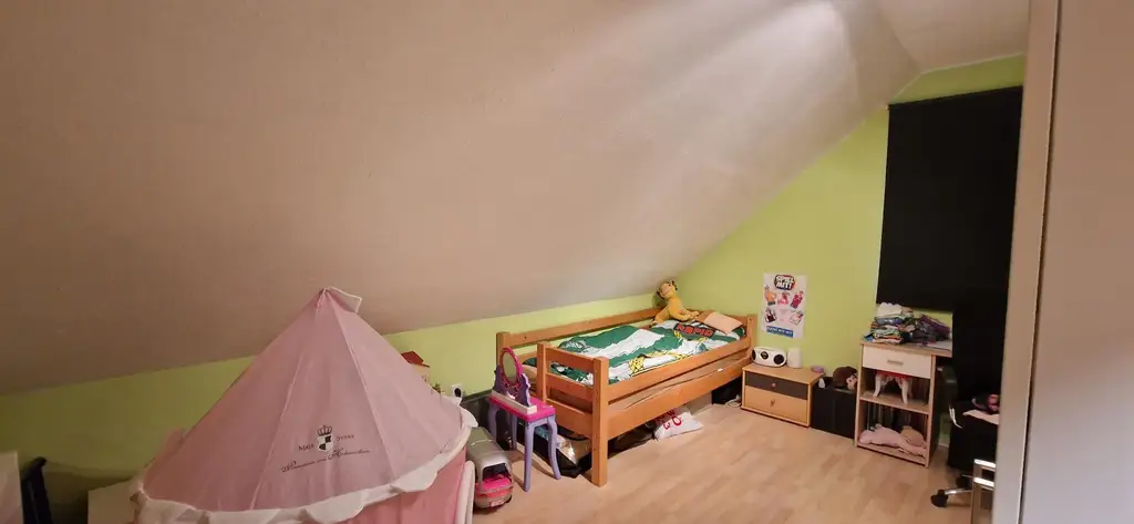 OPEN HOUSE! Nettes Wohnhaus mit viel Platz