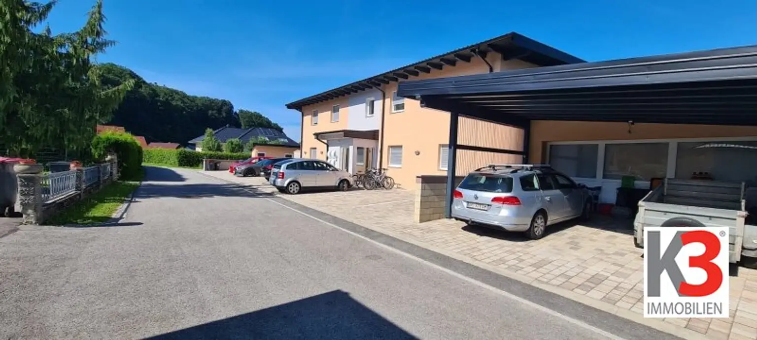 K3 präsentiert Wohnung mit Pool, Teich, Einliegerwohnung und Doppelcarport in absoluter Ruhelage