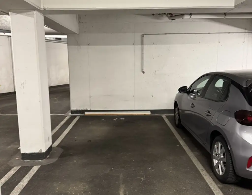 Sichern Sie sich Ihren Tiefgaragenstellplatz in Wels - nur 120 € Miete!