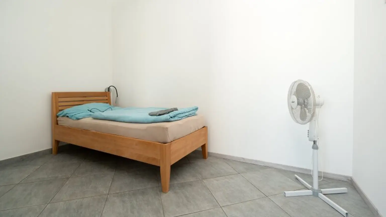 Kapitalanlage mit Potential – 2 Häuser auf Eckgrundstück mit rund 938 m² Grundstücksfläche!