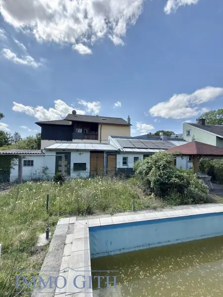 RUHIGE SACKGASSENLAGE MIT POTENZIAL – 652 M² GRUNDSTÜCK MIT EINFAMILIENHAUS, POOL & EINREICHPLAN IN GUNTRAMSDORF ZU KAUFEN!