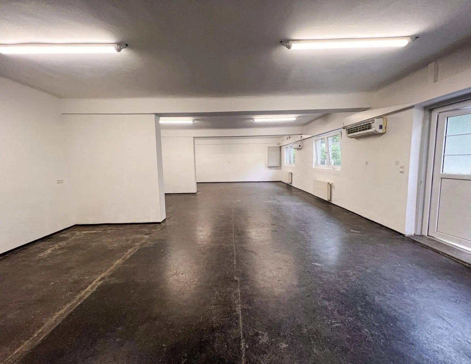 Universelle Liegenschaft mit der Möglichkeit der Bebauung, Baugenehmigung vorhanden, hervorragende Infrastruktur / Lend Graz
