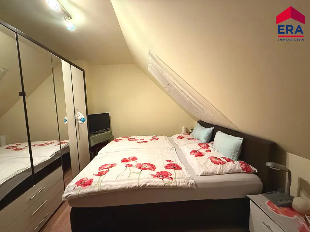 Charmantes Einfamilienhaus mit Weinkeller, Garten & Loggia – Sofort beziehbar!