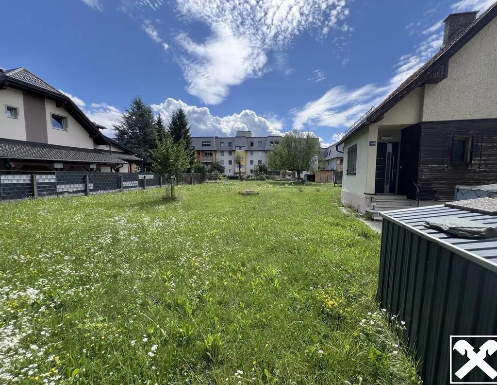 RARITÄT - Attraktives Baugrundstück mit Altbestand in Bestlage