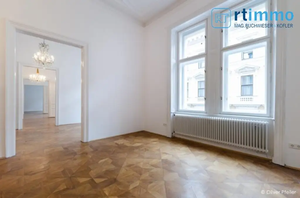 REPRÄSENTATIVE KLASSISCHE BEL ETAGE WOHNUNG IM BOTSCHAFTSVIERTEL