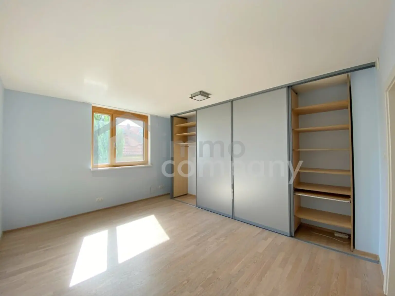 Moderne 3-Zimmer-Wohnung + Balkon + Garage