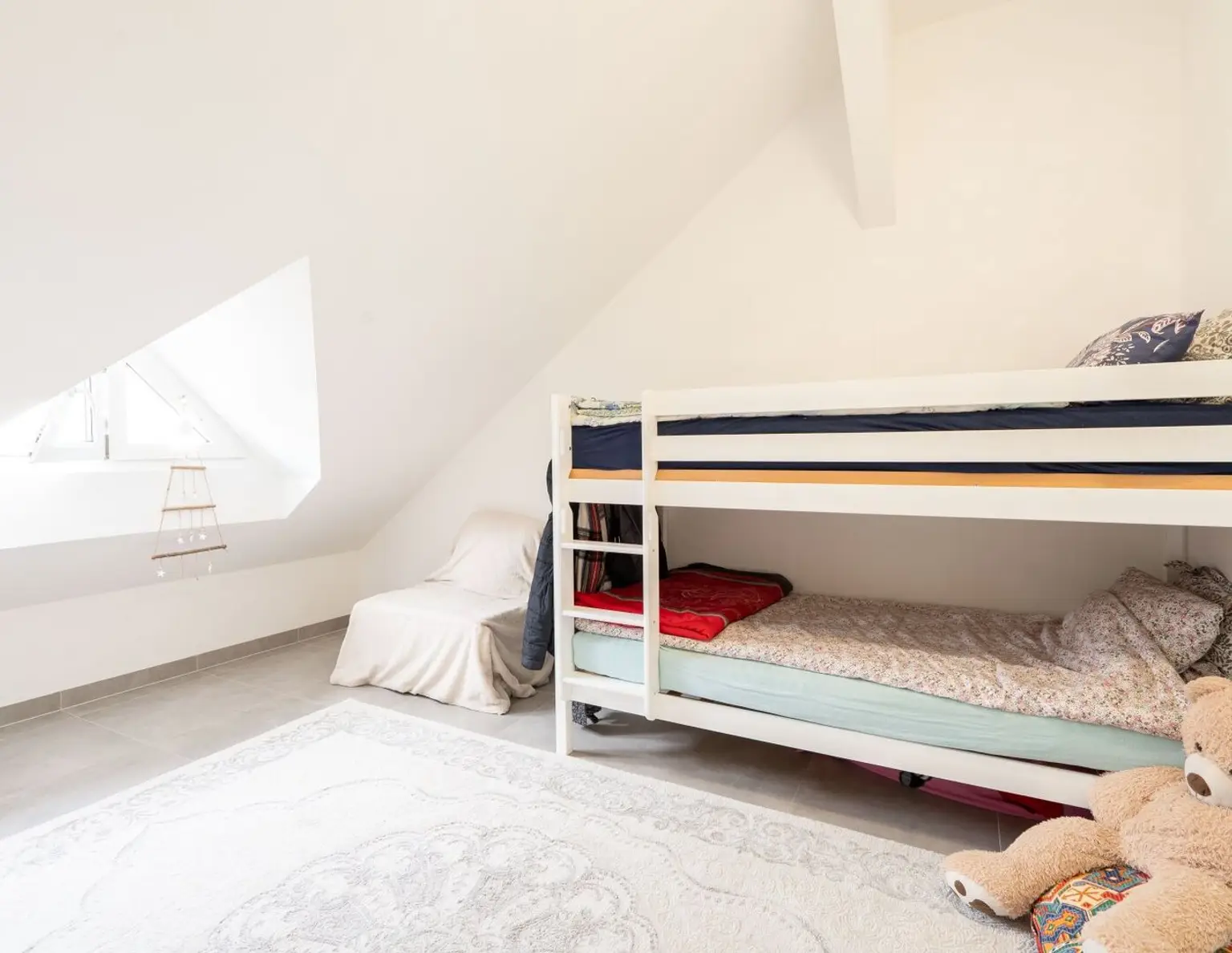 Kapitalanleger aufgepasst: Vermietete 2-Zimmer-Dachgeschosswohnung in Top-Lage von Wels!