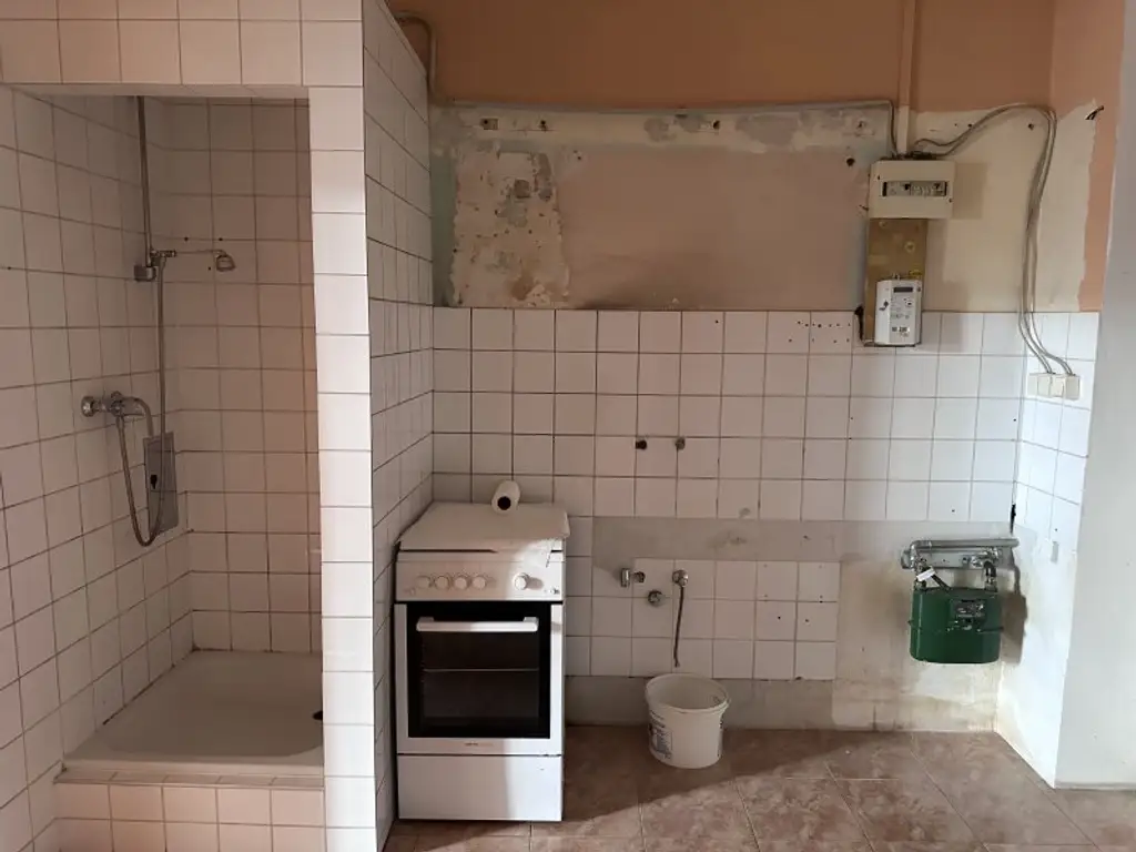 Wohnjuwel mit Schlafkabinett - U3 U-Bahn-Anbindung - zum Sanieren