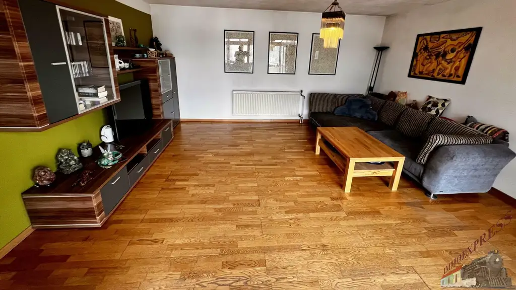 4-Zimmer-Dachgeschoß-Wohnung PLUS Garten im Naturparadies
