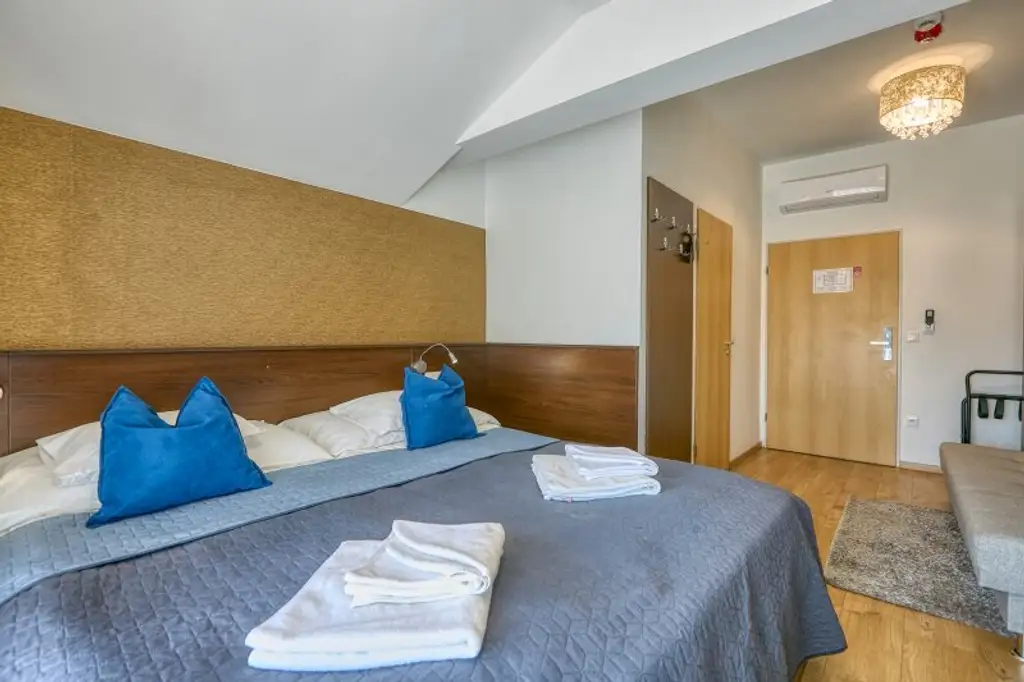 +++ Historischer Immobilienkomplex im Herzen von Sopron mit vielseitigem Entwicklungspotenzial +++