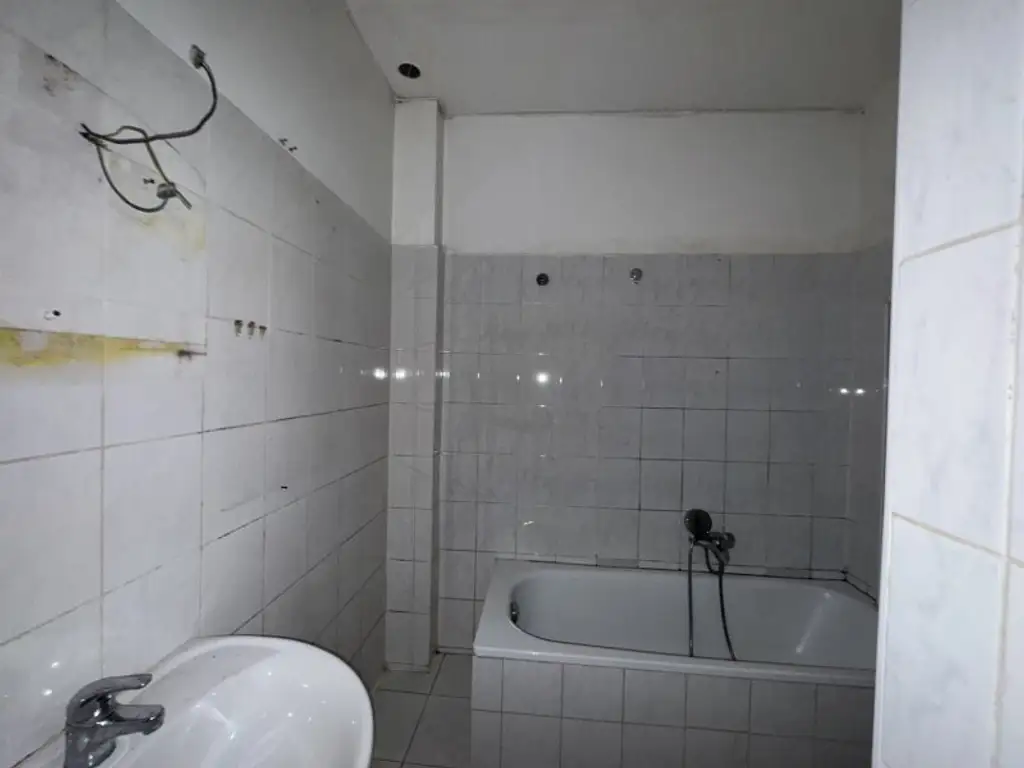 Tolle Wohnung in super Lage! 1150 Wien - Jetzt zuschlagen und renovieren!