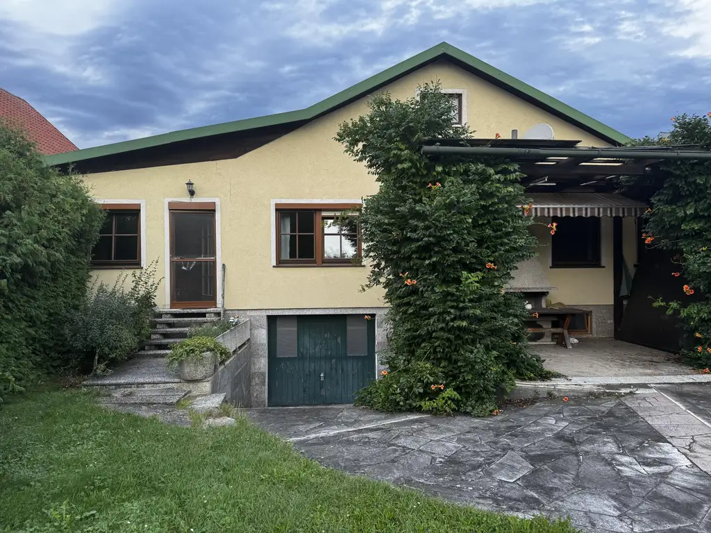 Ihr neues ZUHAUSE mit großem Garten - Wohnen  mit  Lebensqualität