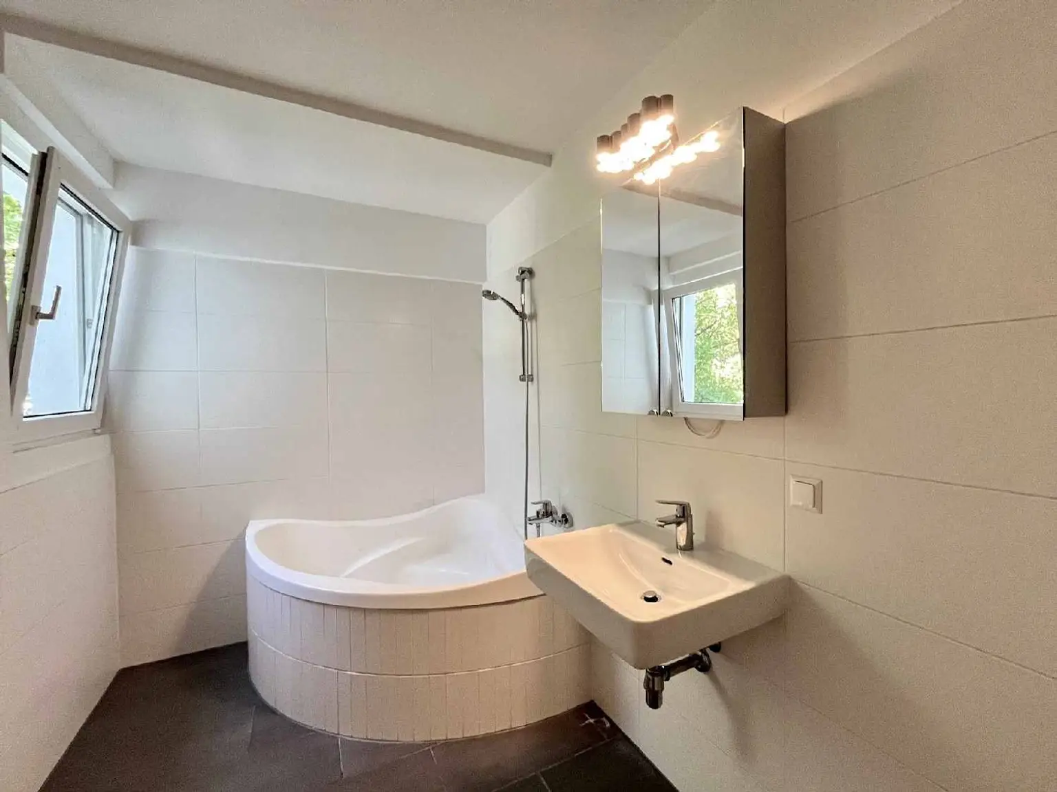 Exklusive 4  Zimmer Wohnung in Neustift am Walde
