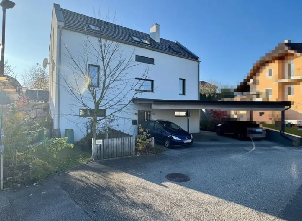 Modernes Einfamilienhaus mit exklusivem Schwimmteich/Naturpool