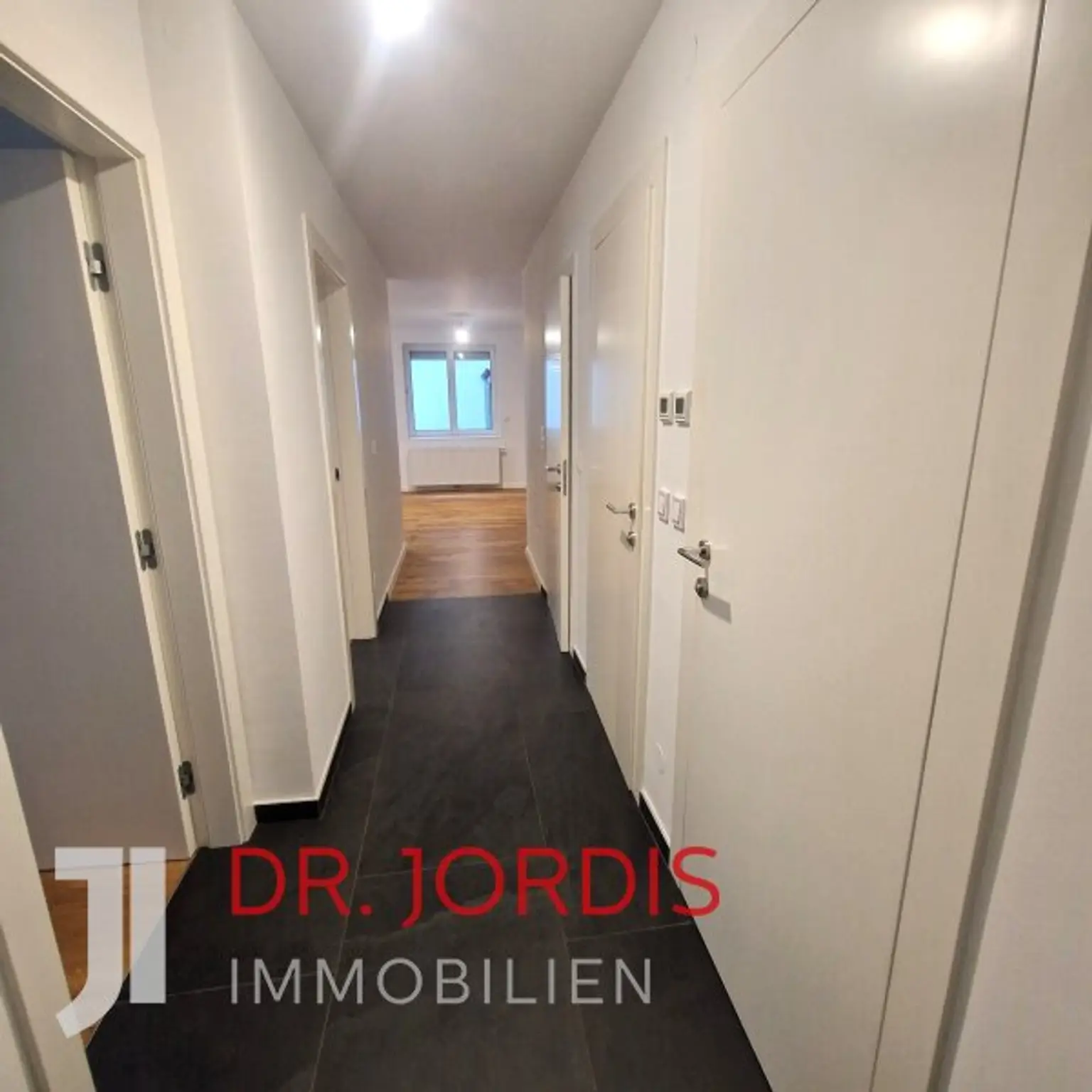 perfekt geschnittene Gartenwohnung, mit Garagenplatz im Eigentum