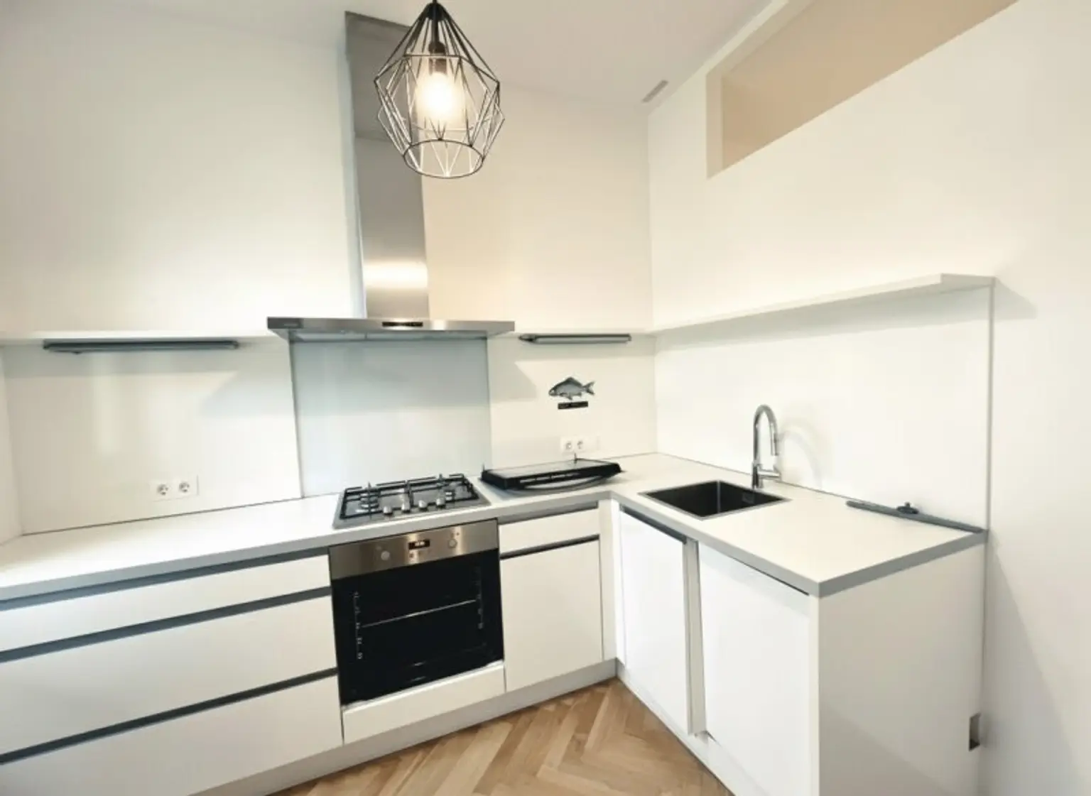 Seltene Gelegenheit! Sonniges 3-Zimmer Altbaujuwel im 16. Bezirk!