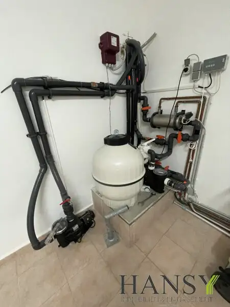 Neuwertiges Traum-Einfamilienhaus in Pfaffstätten: Stil, Pool und Gartenparadies!