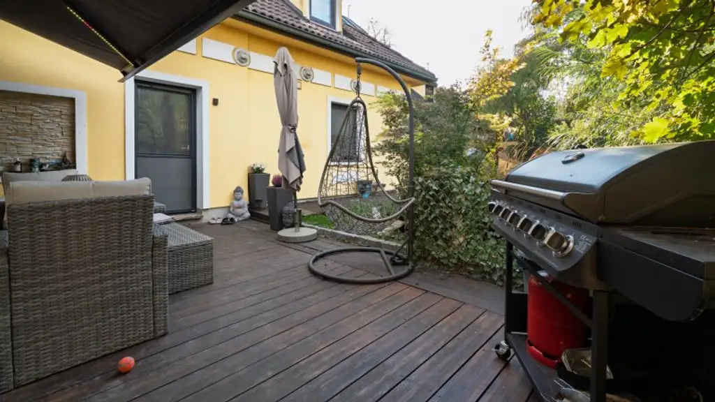 Paradies-Liebhaber aufgepasst! Detailreiches Ein oder Mehrfamilienhaus!