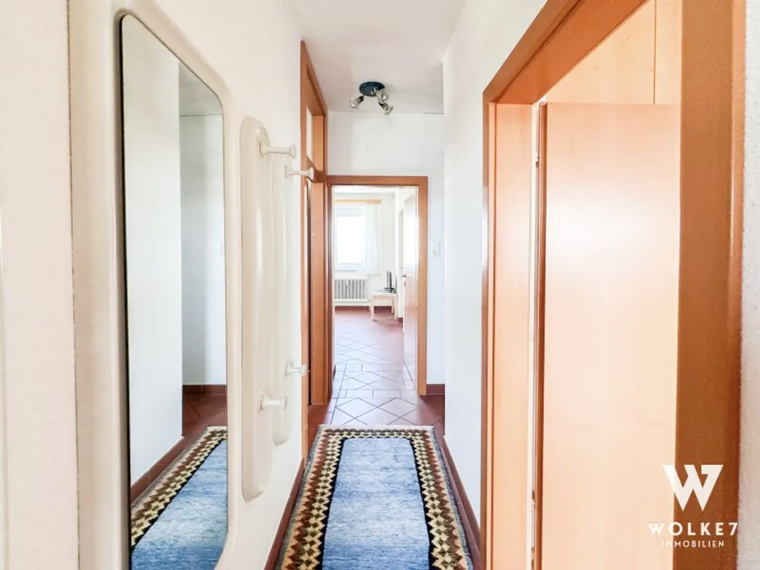 Gepflegte Neubauwohnung mit West-Balkon und Garage