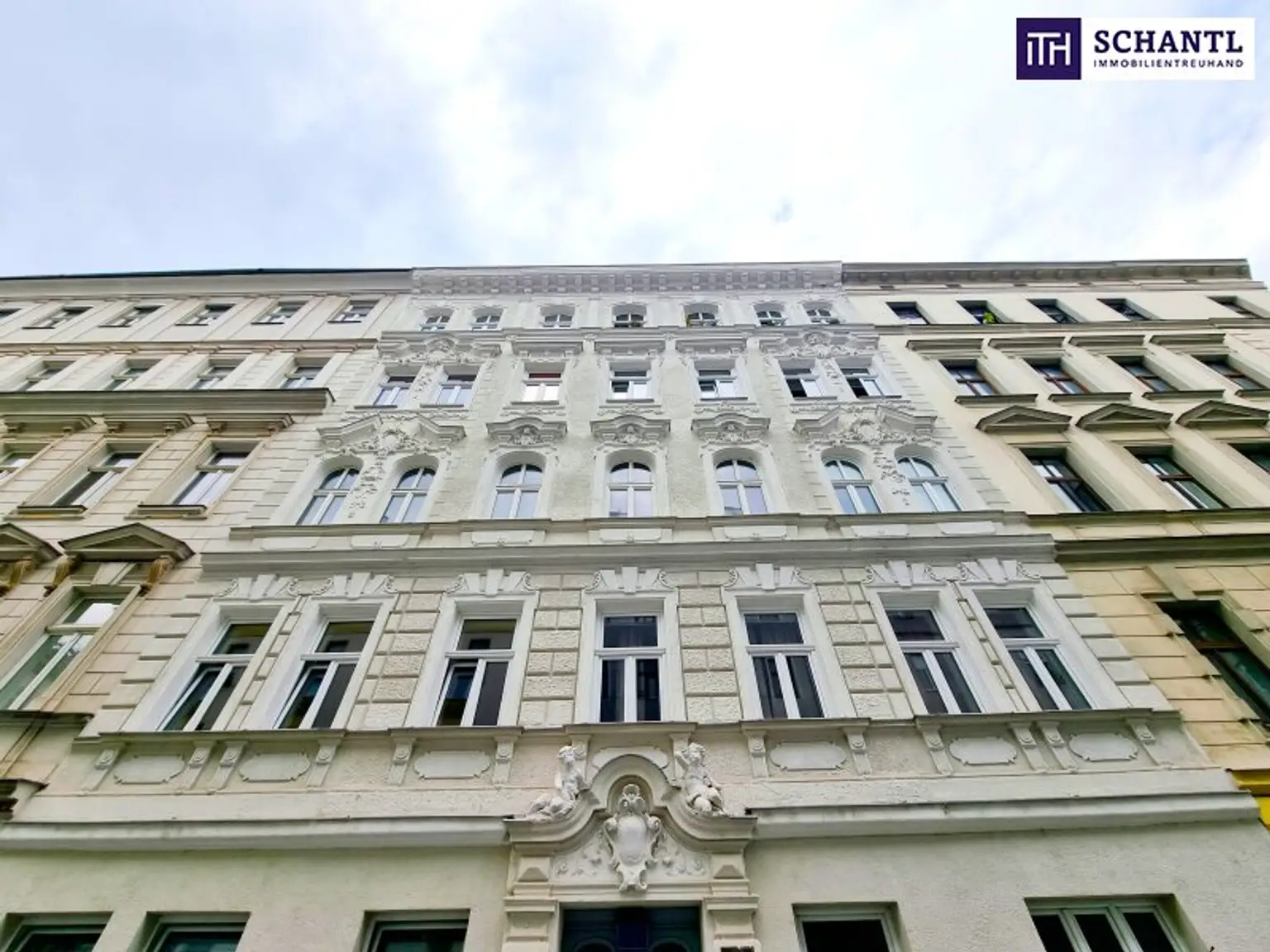 Anschauen und einziehen! Entzückende Altbauwohnung in ruhiger Seitengasse! Tolle Raumaufteilung + Loggia möglich + Perfekte Infrastruktur! Jetzt zugreifen!
